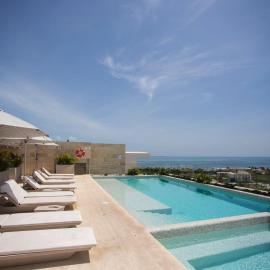 Luxurious 4BR condo by the beach - Rooftop pool
