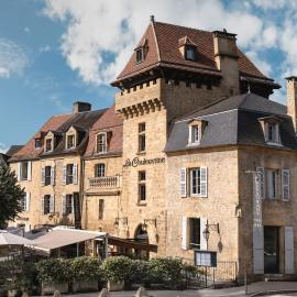 Viesnīca Hôtel La Couleuvrine Sarlat Centre Ville pilsētā Sarlālakanedā