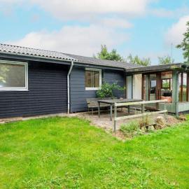 6 person holiday home in Thyholm