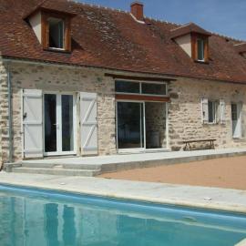 Gîte Rustique et Moderne avec Piscine et Animaux Acceptés, hotell sihtkohas Chirat-lʼÉglise