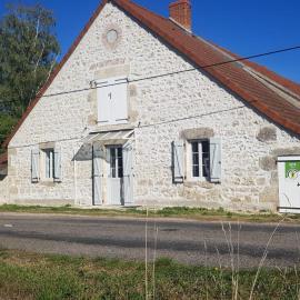 Maison de plain-pied confortable avec jardin à Rongères - FR-1-489-381, Hotel in Rongères