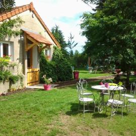 Maison rénovée avec piscine et jardin à Moulins