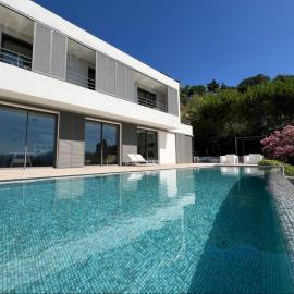 नीस में, होटल Contemporary Villa with Sea View, Infinity Swimming pool, Gym , Cinema room,Lift