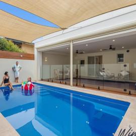 Splendour By The Sea By Wine Coast Holidays, hotel in Christies Beach