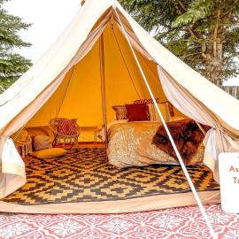 Boho Bell Tent Glamping in Swan Valley, Idaho near Jackson Hole, hotel sa Irwin