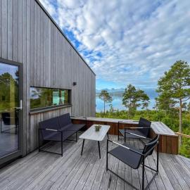 Architect-Designed Cabin With View In Molde, Hotel in Røvik