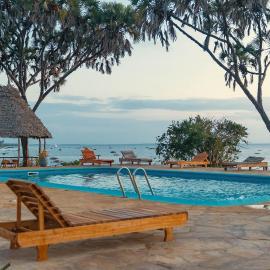Kingfisher Beach Resort, hotel din Nkunjila