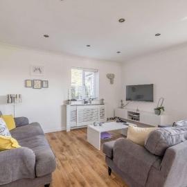 Host & Stay - Meadow Way