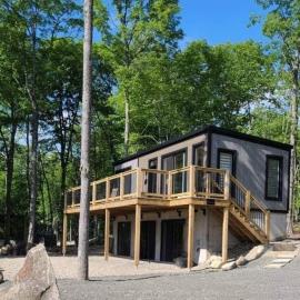 Nature Tranquility & Hiking - Chalet FloFie، فندق في La Minerve