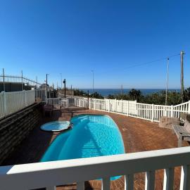 Coastal Bliss Retreat Peacehaven - Pool and Braai - 2 Adults 2 Children