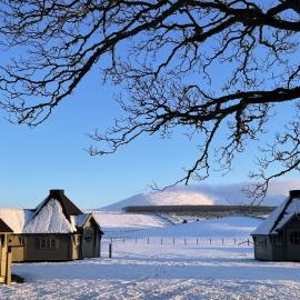 Carnethy Cabin, hotel in Kirknewton