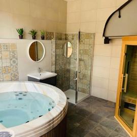 Gîte mon rêve à Scherwiller avec SPA, en supplément, sur la route des vins au coeur de l'alsace, hotel in Scherwiller
