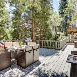 2 Mi to Lake Arrowhead: Pet-Friendly Cabin, hotel u gradu 'Lake Arrowhead'