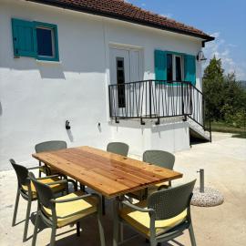 Between Lake & Sea Apartment