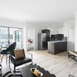 Chic Exec 2bdr 2bath -River,FREO,Parking,AC