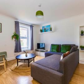 Wimbledon 3 Bed - Free Van Parking - Sleeps 7 - Contractors, hotel u gradu 'Mitcham'