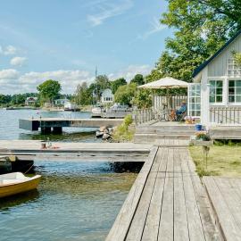 Serene Waterfront Oasis Your Resarö Sanctuary, hotel v destinaci Vaxholm