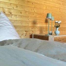 BioNestlein Gartenhaus mit Biosauna, hotelli kohteessa Löffingen
