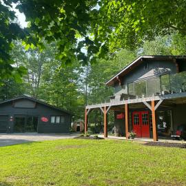 Muskoka Hutt, hotel in Huntsville
