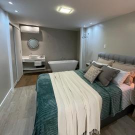 Loft novo com banheira de imersão a 5min da Vila Germânica ar e garagem, hotelli kohteessa Blumenau