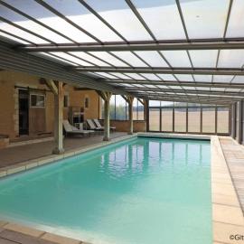 Corps de ferme restauré avec piscine intérieure chauffée - FR-1-497-164, hotel in Rémalard en Perche