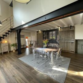 Gîte contemporain chaleureux pour 4 avec piscine partagée - FR-1-489-444, Hotel in Louchy-Montfand