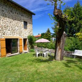 Gîte authentique 6 pers avec jardin à Marols - FR-1-496-1