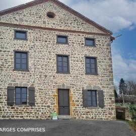 Gîte Spacieux avec Jacuzzi et Animaux Acceptés, Jusqu'à 12 Pers
