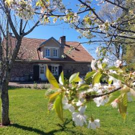 Un Détour Par Thiénans cottage entier, hotel i Thiénans