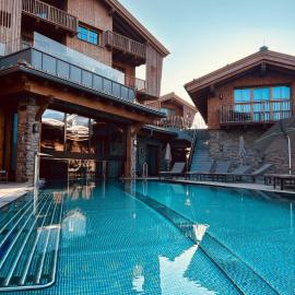 ZAGLGUT Premium Hotel & Chalets, Zell am See-Kaprun - Wellness & Infinity Pool, Air Conditioning, Panoramic Views & Summer Card Included, hotel em Kaprun