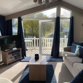 2 Bed Lake Front Van, Hoburne Holiday Park, hotel a Gloucestershire