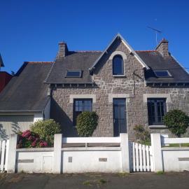 House with garden 500 m from beach-shore, hotel in Saint-Brieuc