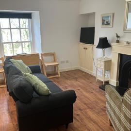 Berryhill West Wing- 3 bedroom - 2 bathroom - Self Catering - Sleeps 4 - Dogs Welcome - Off-road Parking - Suit Contractors - Shooting Parties - Peterhead 1 mile - Newly Refurbished - Shed - Yard -Drying Room available