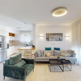 Boutique apartment for families and friends, hotel in Hod HaSharon