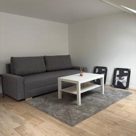 F2 spacieux à 15mn de PARIS, hotel in Noisy-le-Sec