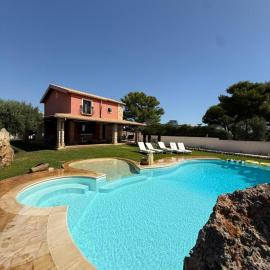 Donna Zina Exclusive Villa with Pool, San Lorenzo