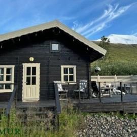 Cozy Family cabin by the lake, hotel in Ólafsfjörður