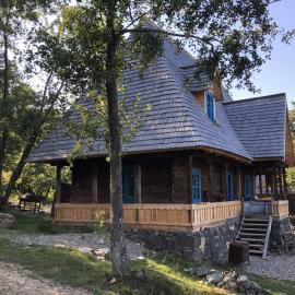 Poiana Creasta Cocoșului-Casa Floare De Nu Mă Uita, hotel di Breb
