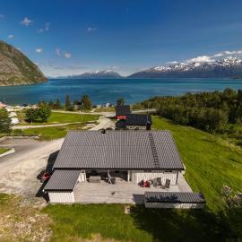 Lyngen Aurora House, hôtel à Koppangen