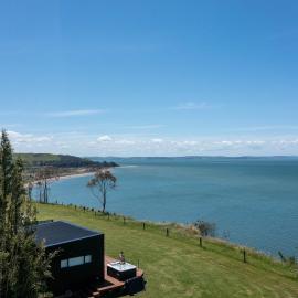 Kapia Lodge - Luxury waterfront, hotel u gradu Pouto