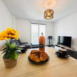 T2 avec Parking Privé Gare à pied Lyon & Vienne – hotel w mieście Givors