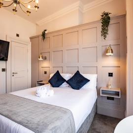 Stylish Marina Escape - Sleeps 2