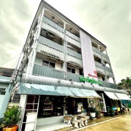 อมรรัตน์Room