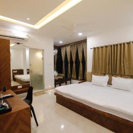 Hotel Super Stay, hotel di Ujjain