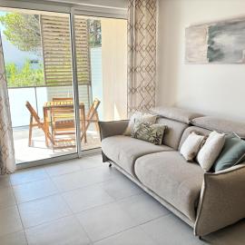 Very comfortable air-conditioned 2 rooms with direct beach access and a free parking