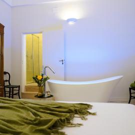 Palazzo Sozzi Luxury - ANTICO SPLENDORE nel CUORE di OSTUNI, Hotel in Ostuni
