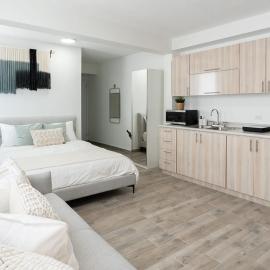 AQUA Terrazas Studio 1 - ADA Accessible - Beach, Pool & Dining, khách sạn ở Dorado