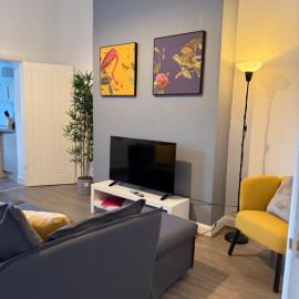 Spacious 4Bed - Next to Stadium
