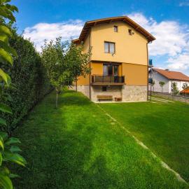 Guest Rooms Lencho, Hotel in Anton