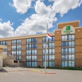 Holiday Inn Hotel & Suites Des Moines-Northwest by IHG, хотел в Urbandale